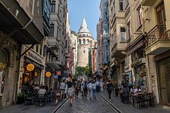 Названы любимые направления российских богачей в 2025 году