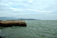 Турист был унесен течением во время купания в озере и не выжил