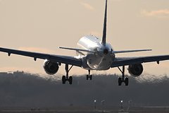 Вылетевший в Таиланд самолет с россиянами на борту экстренно сел в Самаре