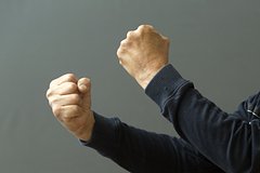 Депутаты устроили драку на заседании по бюджету