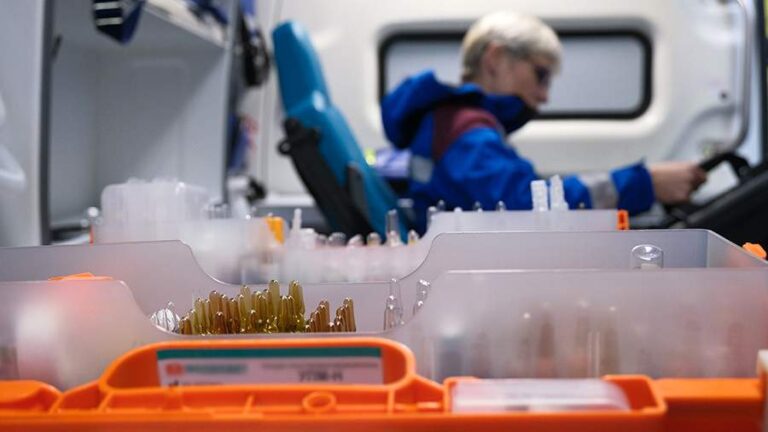 Члены экипажа разбившегося в Подмосковье самолета переданы медикам