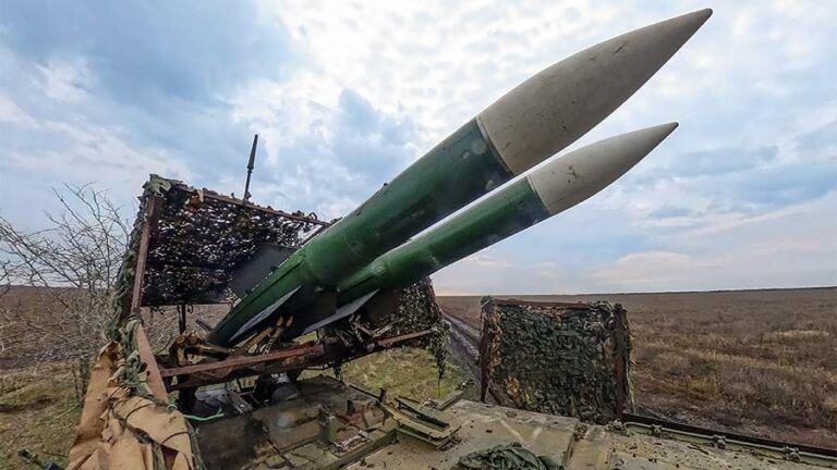 Собянин сообщил об уничтожении еще трех летевших на Москву дронов