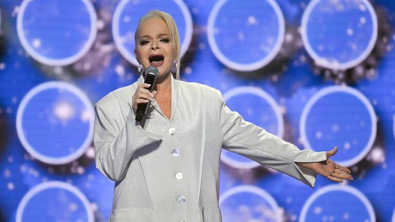 Номер «За деньги — «да» в исполнении Ларисы Долиной не вырезали из нового фильма