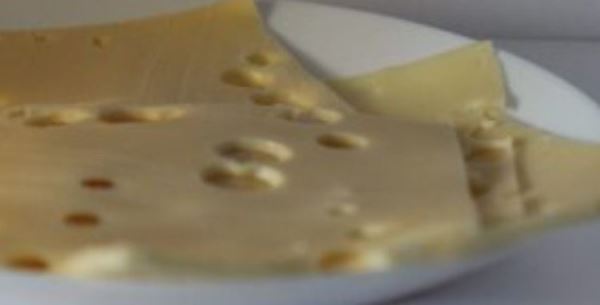 Деньги за фальсифицированный сыр придется возвращать